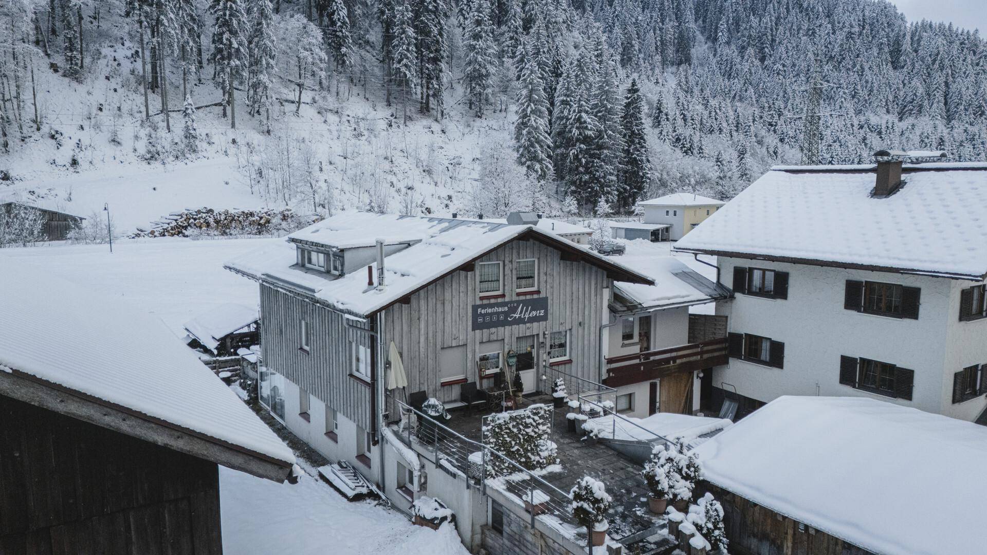 Hausansicht Winter