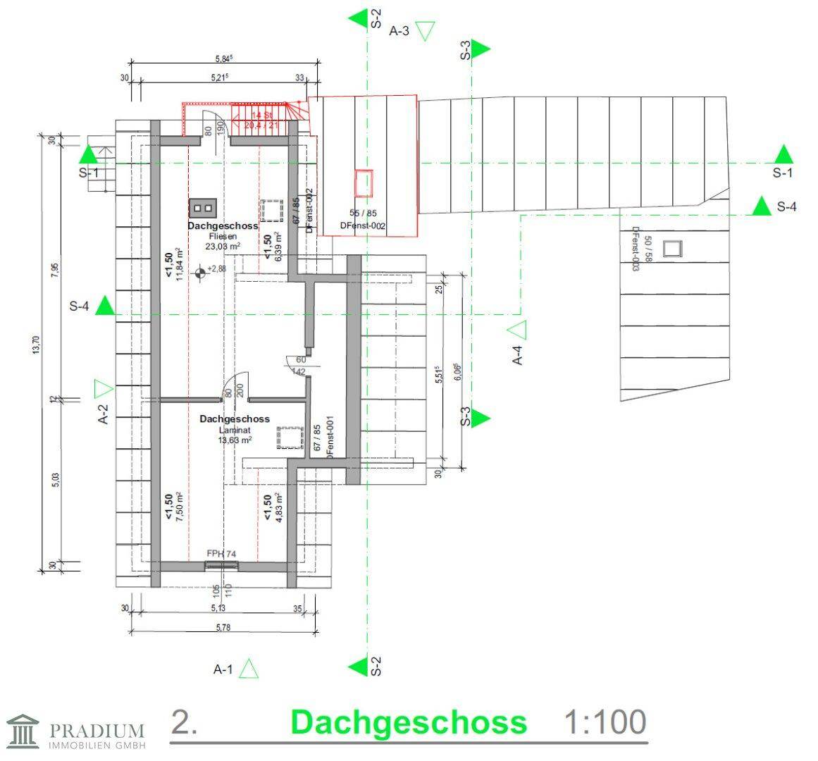 Grundriss des Dachgeschosses mit zwei Dachgeschosszimmern und Schrägdachbereichen.
