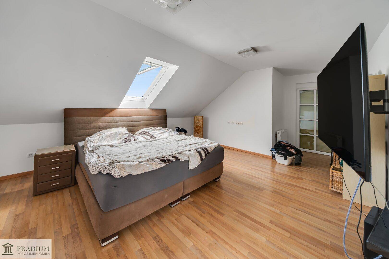 Schlafzimmer 1 OG
