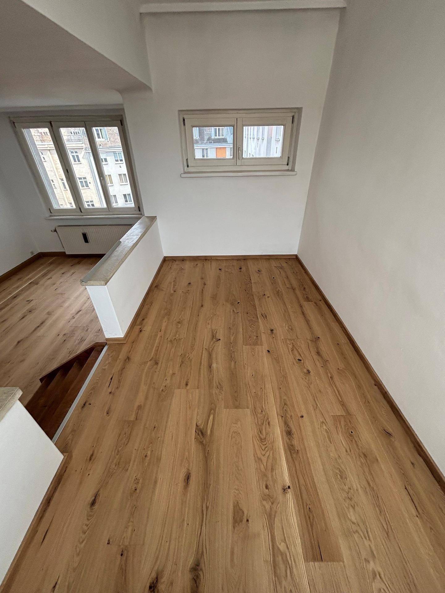 Neu renovierte 3-Zimmer-Wohnung - perfekt für WG - direkt am Matzleinsdorfer Platz. Ideal für 2-3 Studenten oder junge Berufstätige. - Więcej