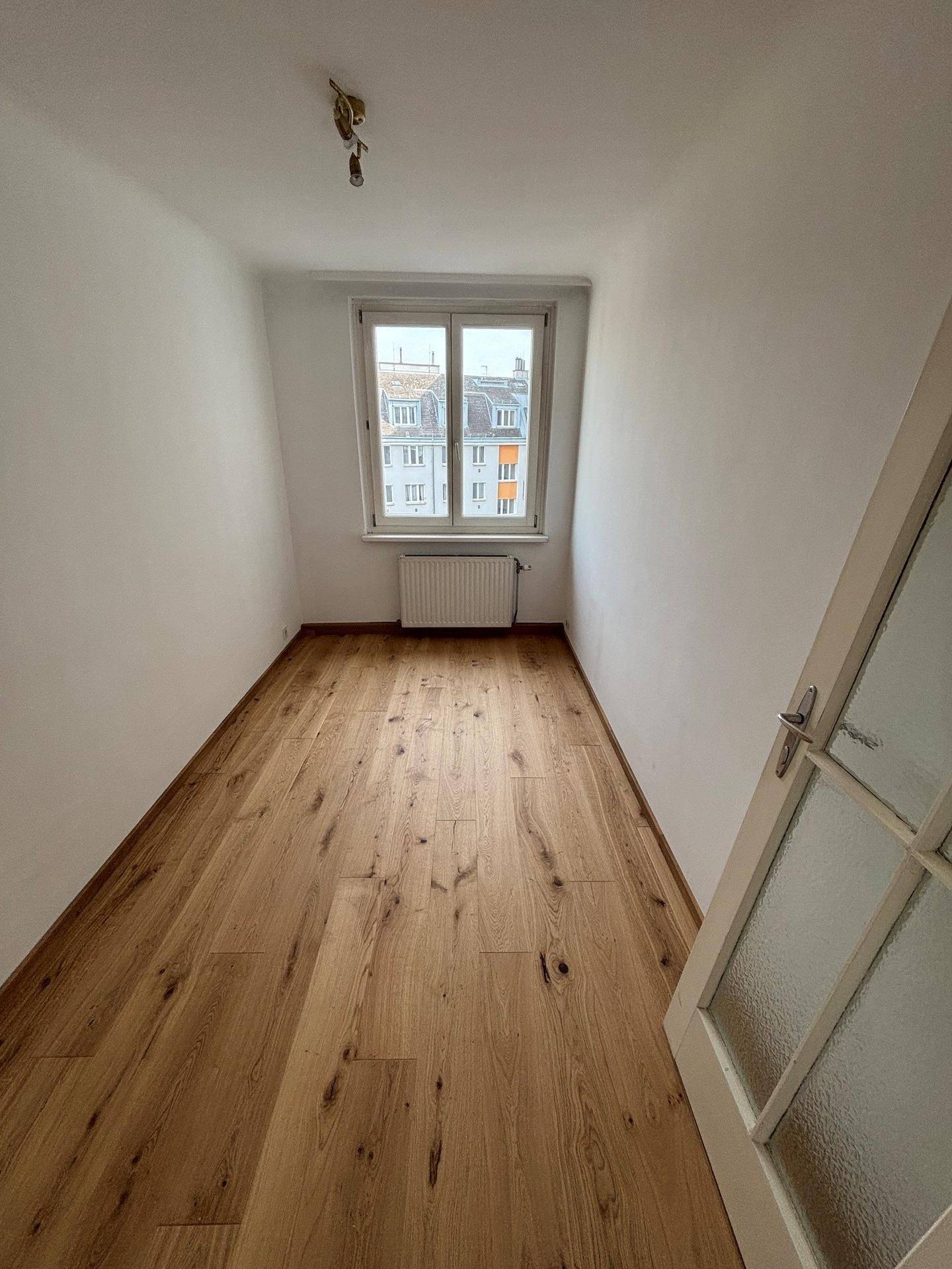 Neu renovierte 3-Zimmer-Wohnung - perfekt für WG - direkt am Matzleinsdorfer Platz. Ideal für 2-3 Studenten oder junge Berufstätige. - Widok 5