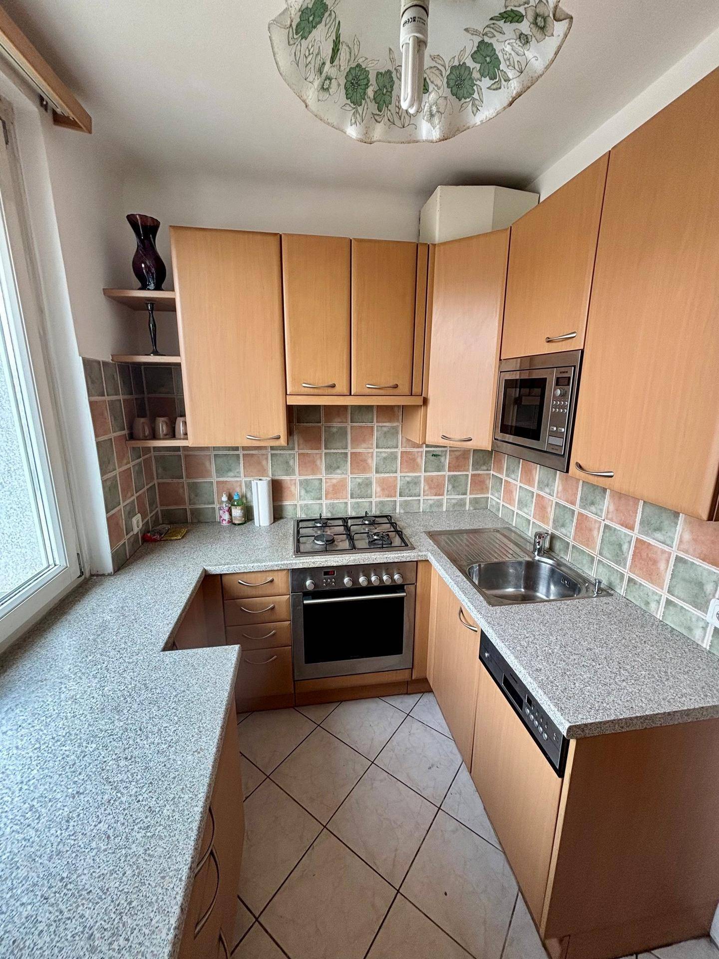 Neu renovierte 3-Zimmer-Wohnung - perfekt für WG - direkt am Matzleinsdorfer Platz. Ideal für 2-3 Studenten oder junge Berufstätige. - Widok 3