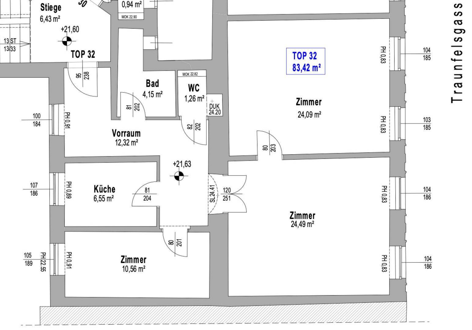 Grundriss der Wohnung Top 32 mit 83,42 m² und drei Zimmern.