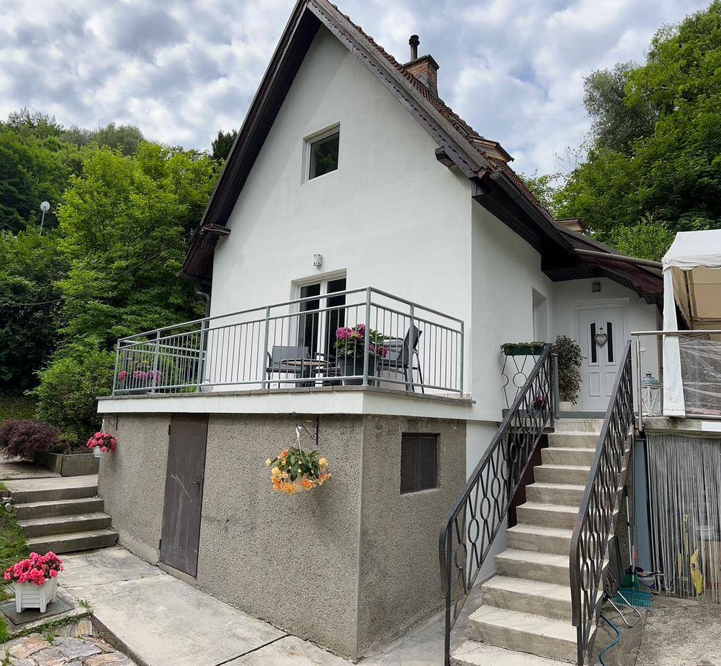 Alleinstehende Liegenschaft mitten im Wienerwald - Ansicht 2