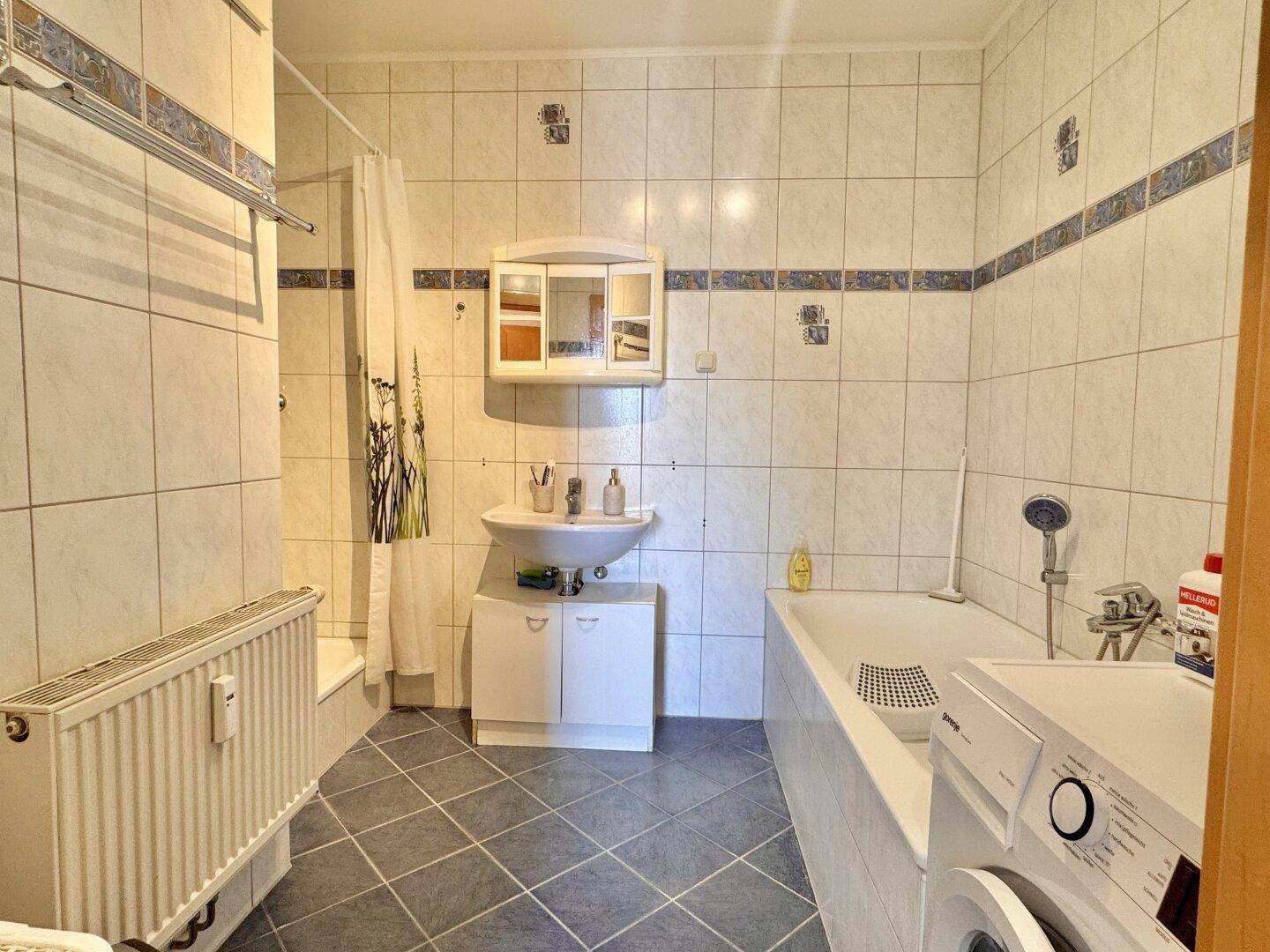 Schöne Wohnung mit großem Balkon in ruhiger Lage - Mehr