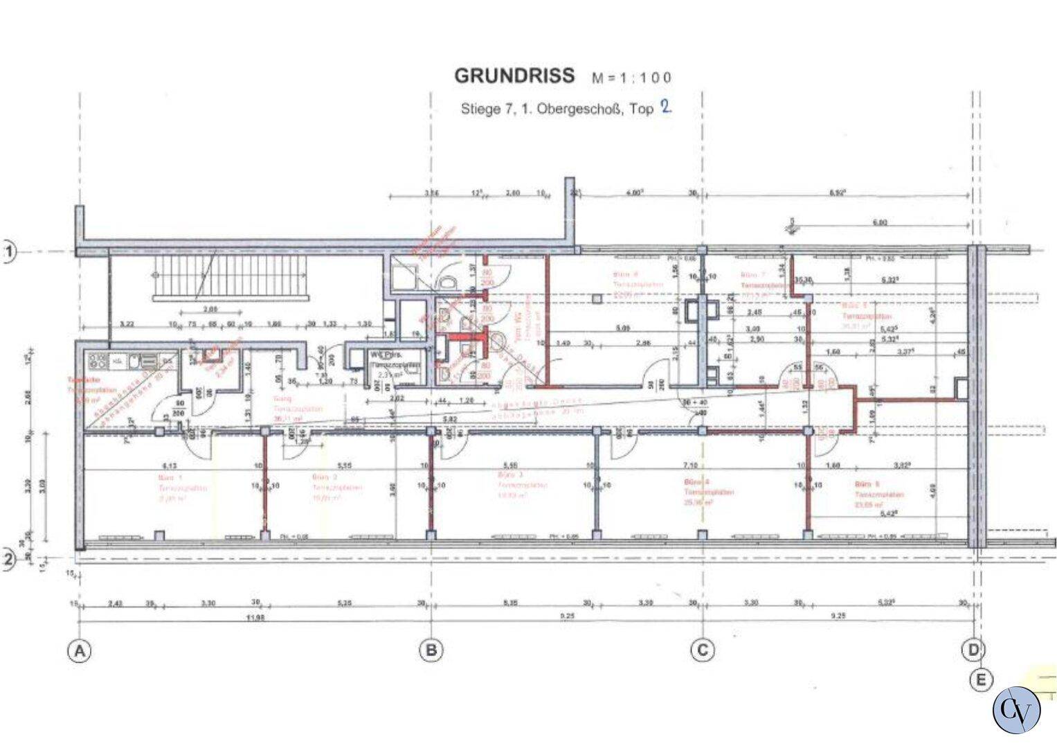 Detaillierter Grundriss des 1. Obergeschosses, Top 2, mit Raumaufteilung und Maßen.