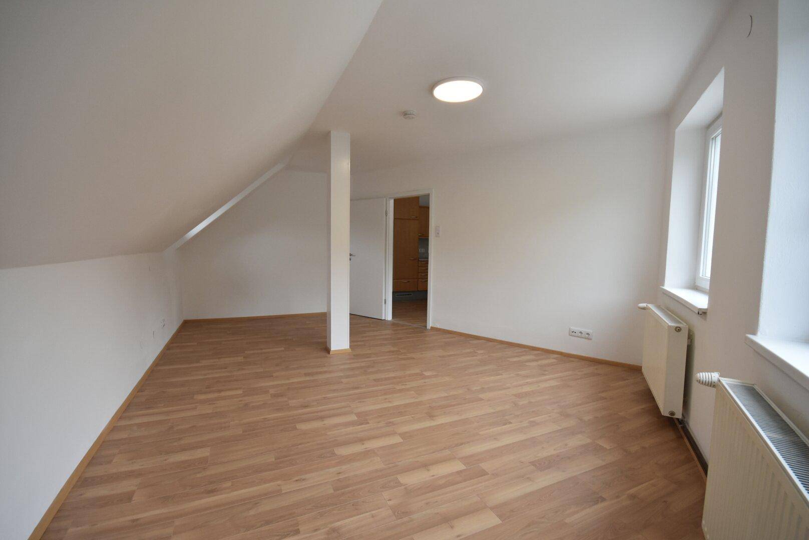 OG - Wohnung - Küche (Zimmer I/III)