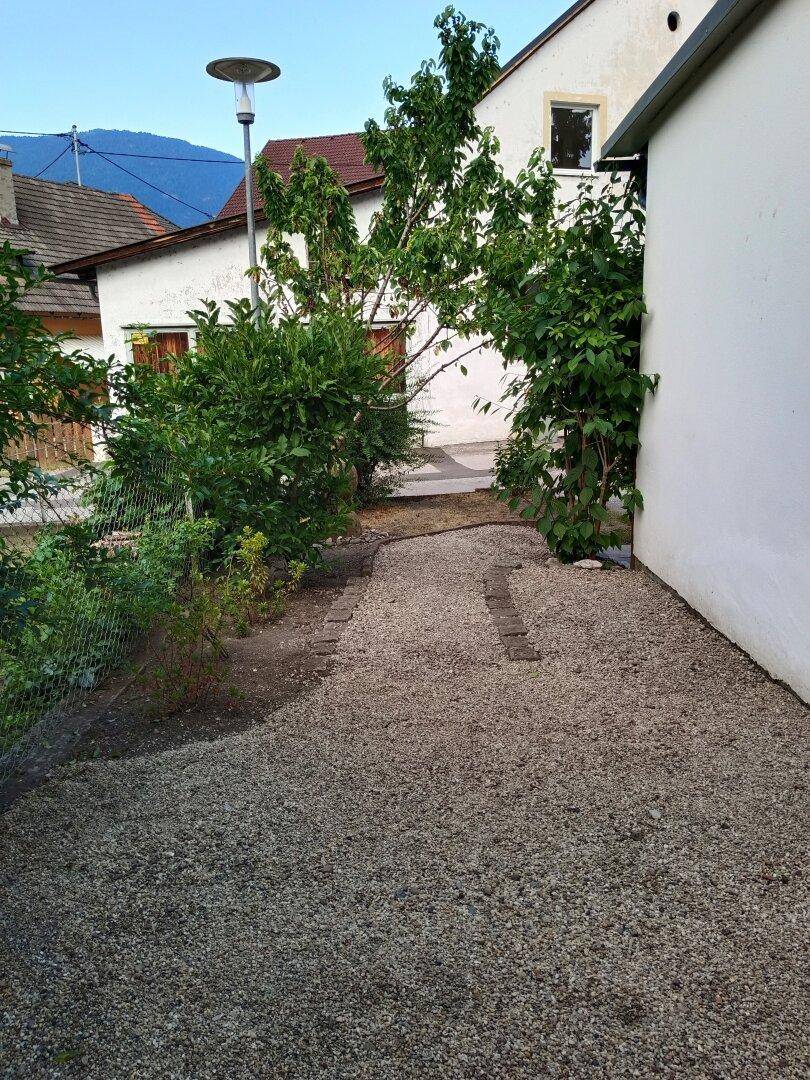 Außenbereich PKW-Stellplatz bzw. Garten