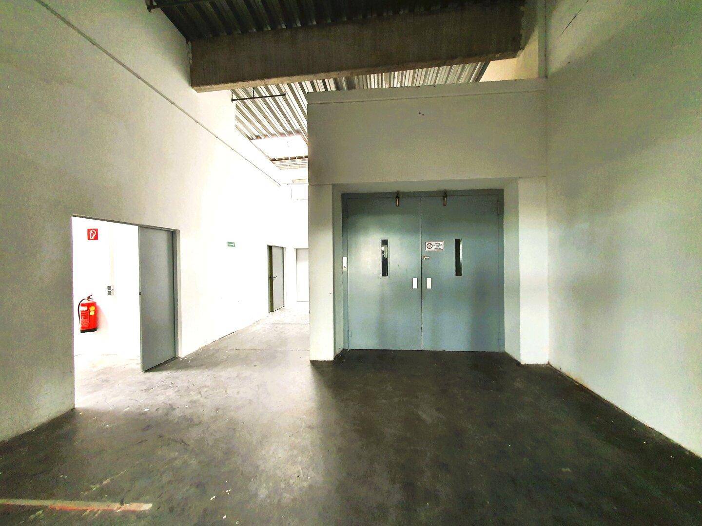 Flexibel einsetzbare Gewerbefläche im ersten Obergeschoss - Mehr