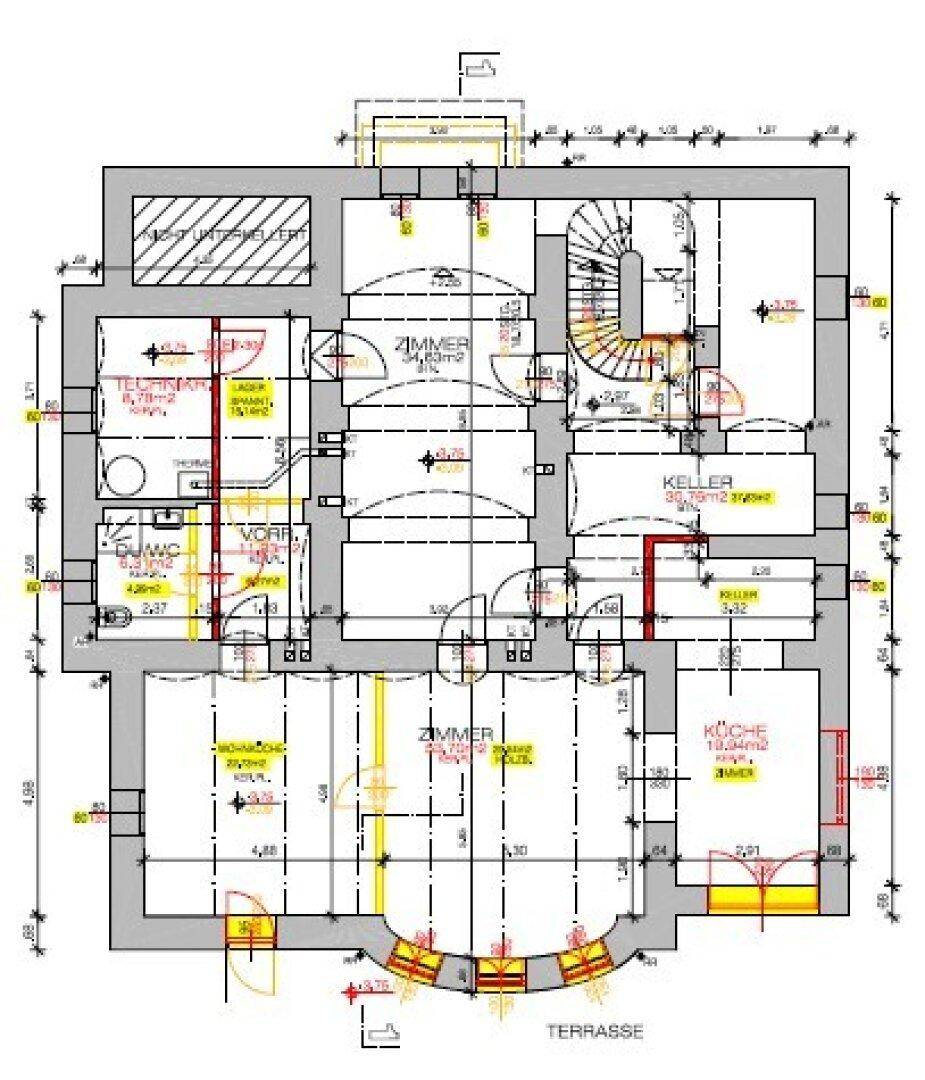 Grundriss des Erdgeschosses mit Küche, Zimmern, Keller und Terrasse.