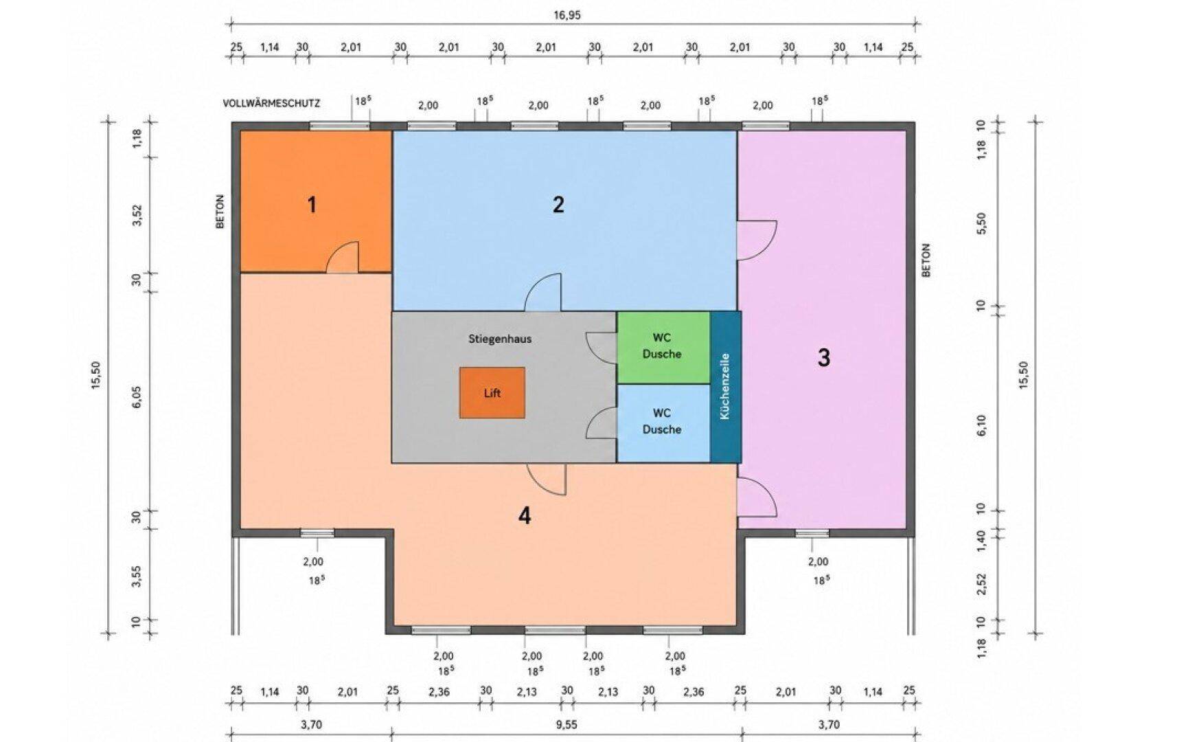 Grundrissplan mit vier nummerierten Bereichen, einem Treppenhaus, Aufzug und zwei Dusch-WCs.