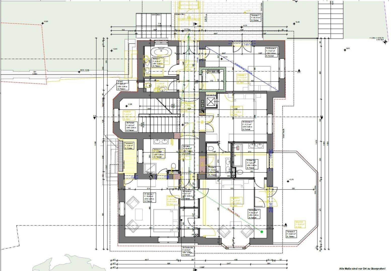 Detaillierter Grundriss des Erdgeschosses mit mehreren Zimmern und Bädern, inklusive Bemaßungen.