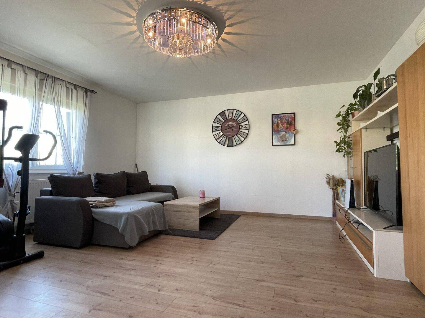Charmantes Einfamilienhaus mit 1000m² Grundstück in Nodendorf wartet aufs Wachküssen - Ihr neues Zuhause! - Ansicht 5