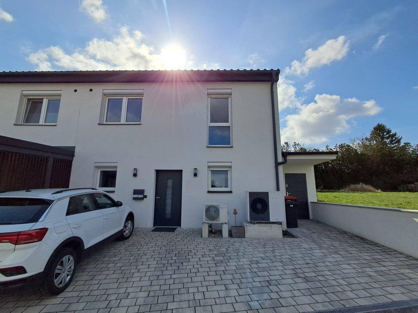 Exklusiver Wohnkomfort mit perfekter Wien-Anbindung - 3 Schlafzimmer, PV, Wärmepumpe &amp; Klimaanlage – €425.000 - Ansicht 2
