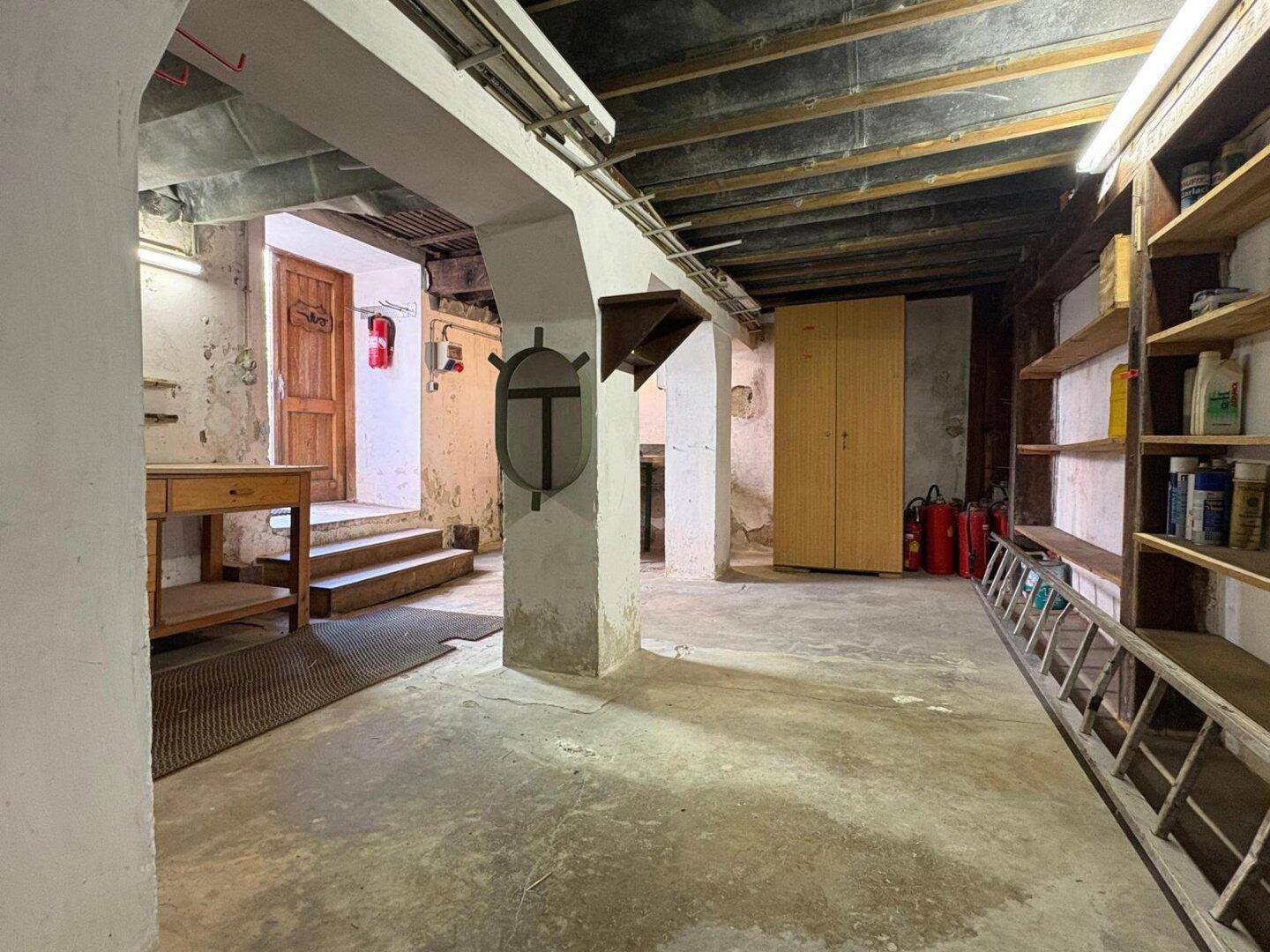 Große Fläche für Heimwerker, Bastler oder Lagerzwecke im Zentrum von Mistelbach ! - Ansicht 2