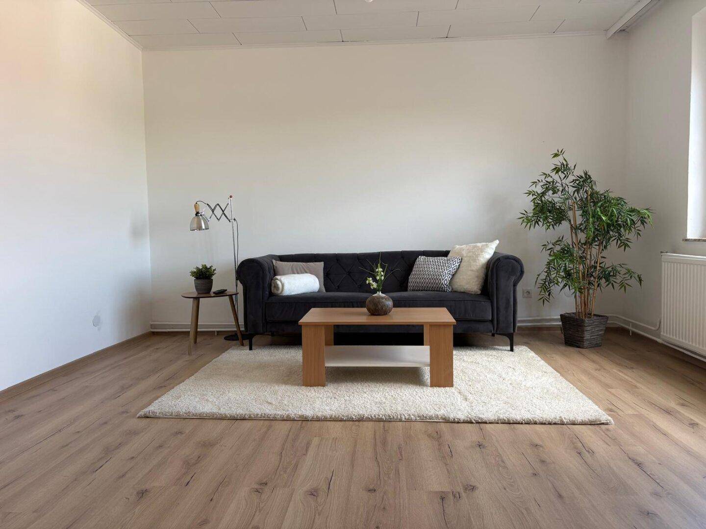 Viel Platz für Familie, Hobby und Genuss – Wohnhaus mit Stadl &amp; Weinkeller - Ansicht 2