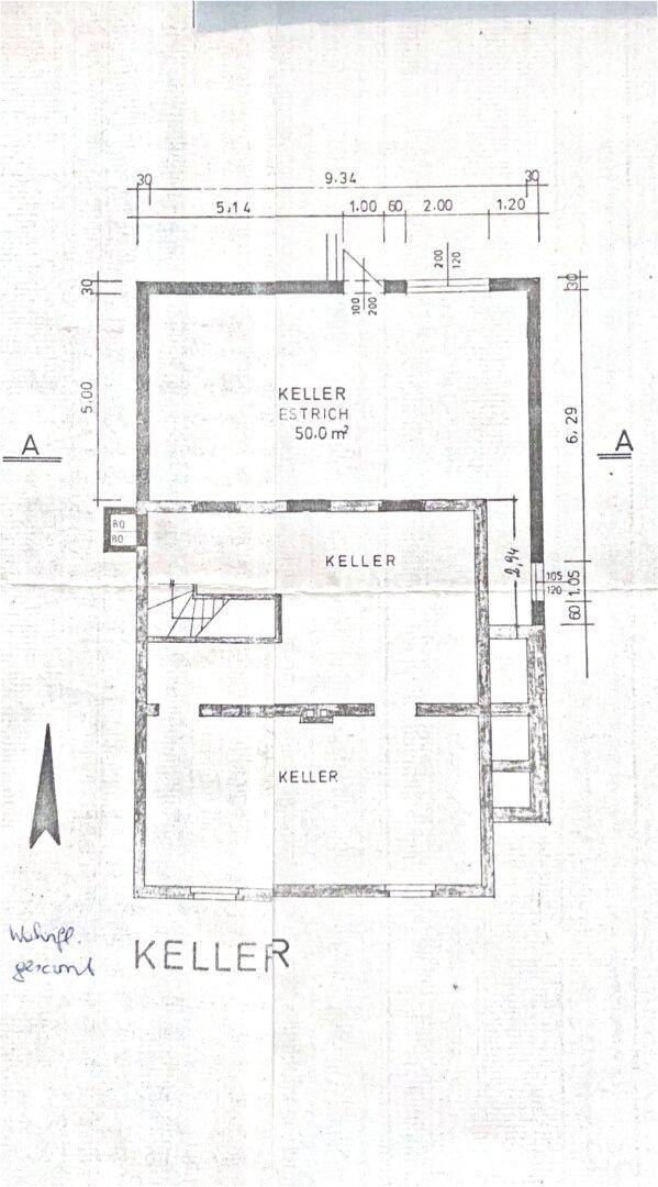 Grundriss des Kellergeschosses mit mehreren Kellerräumen und Estrichfläche.