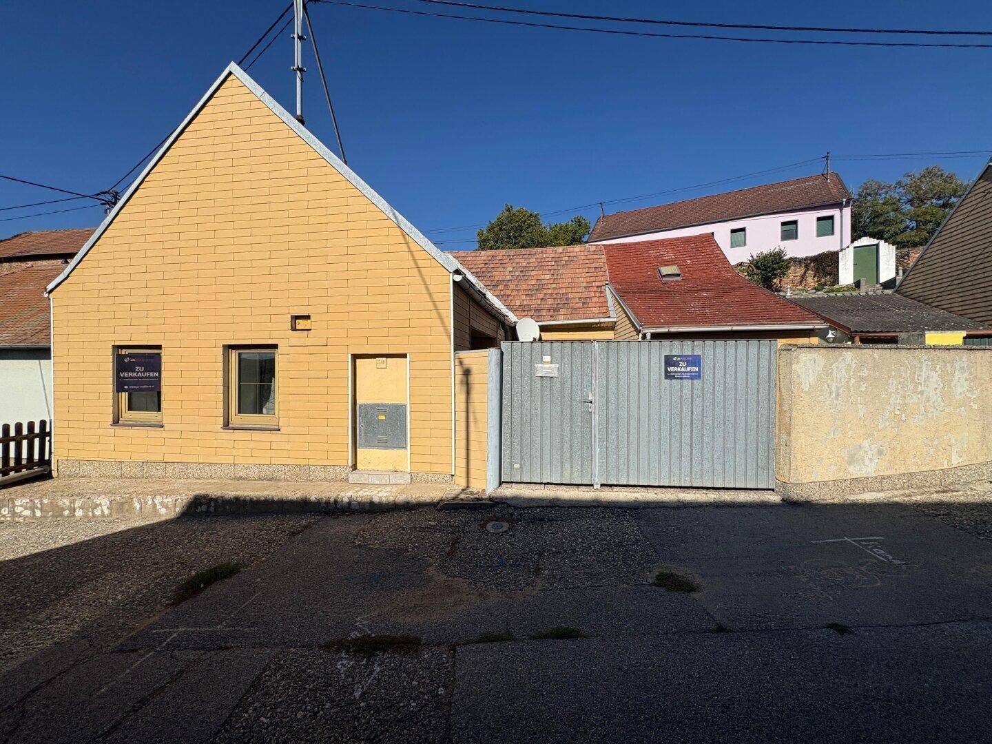 Ansicht Straße (inkl. Einfahrt)