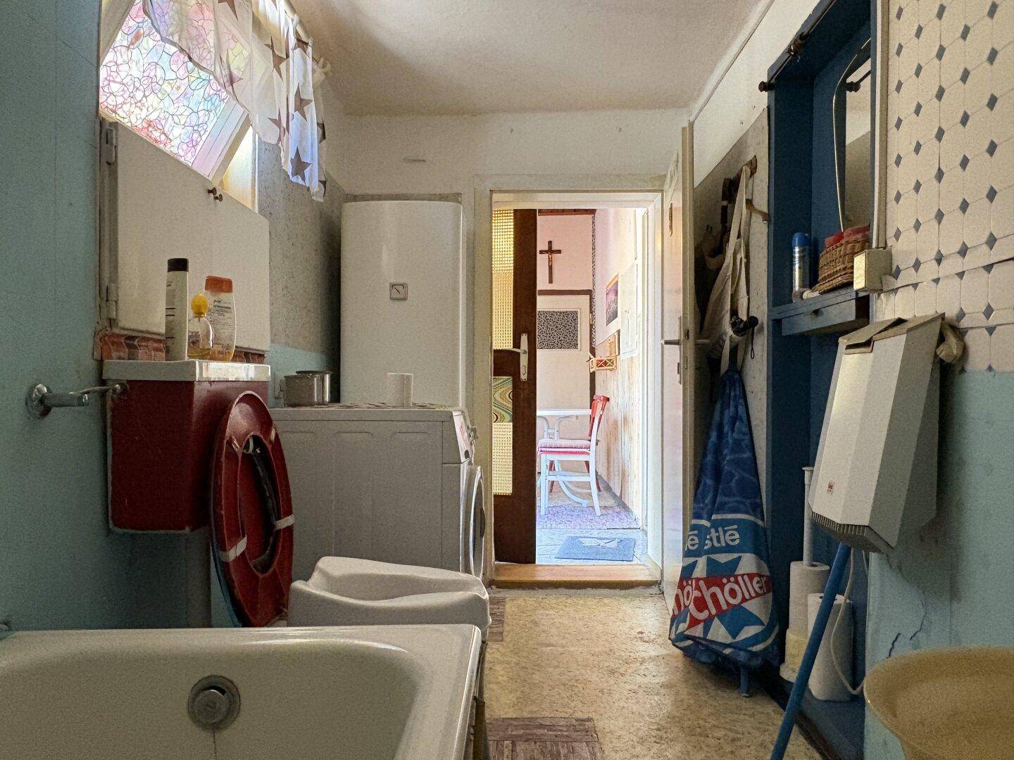 Bad + WC (inkl. Fenster)