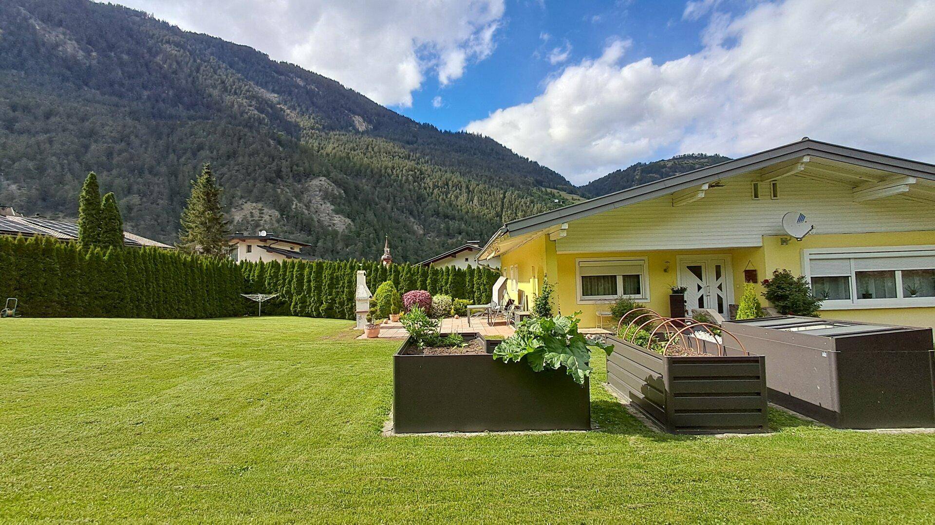 Einfamilienhaus in Tirol - Tiroler Oberland - mit großem Grundstück