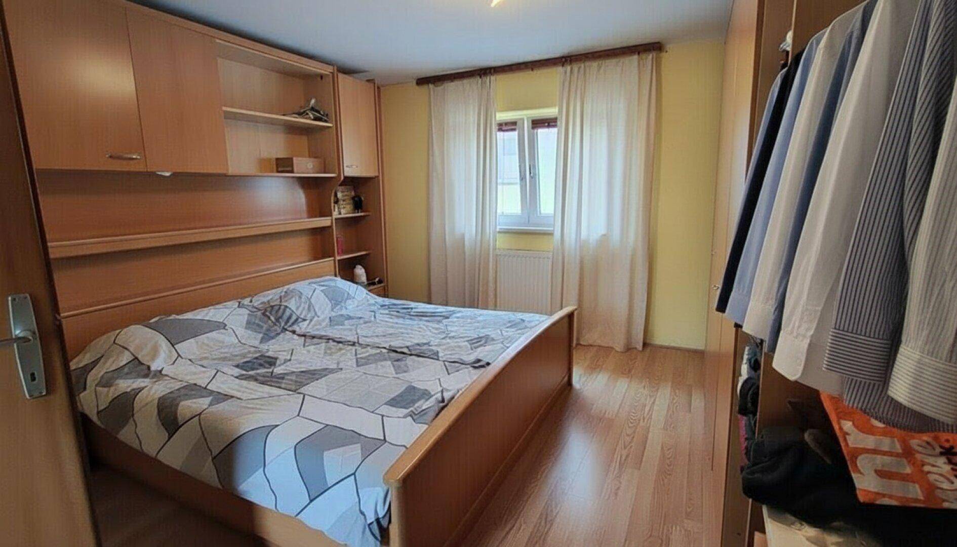 Schlafzimmer Eltern