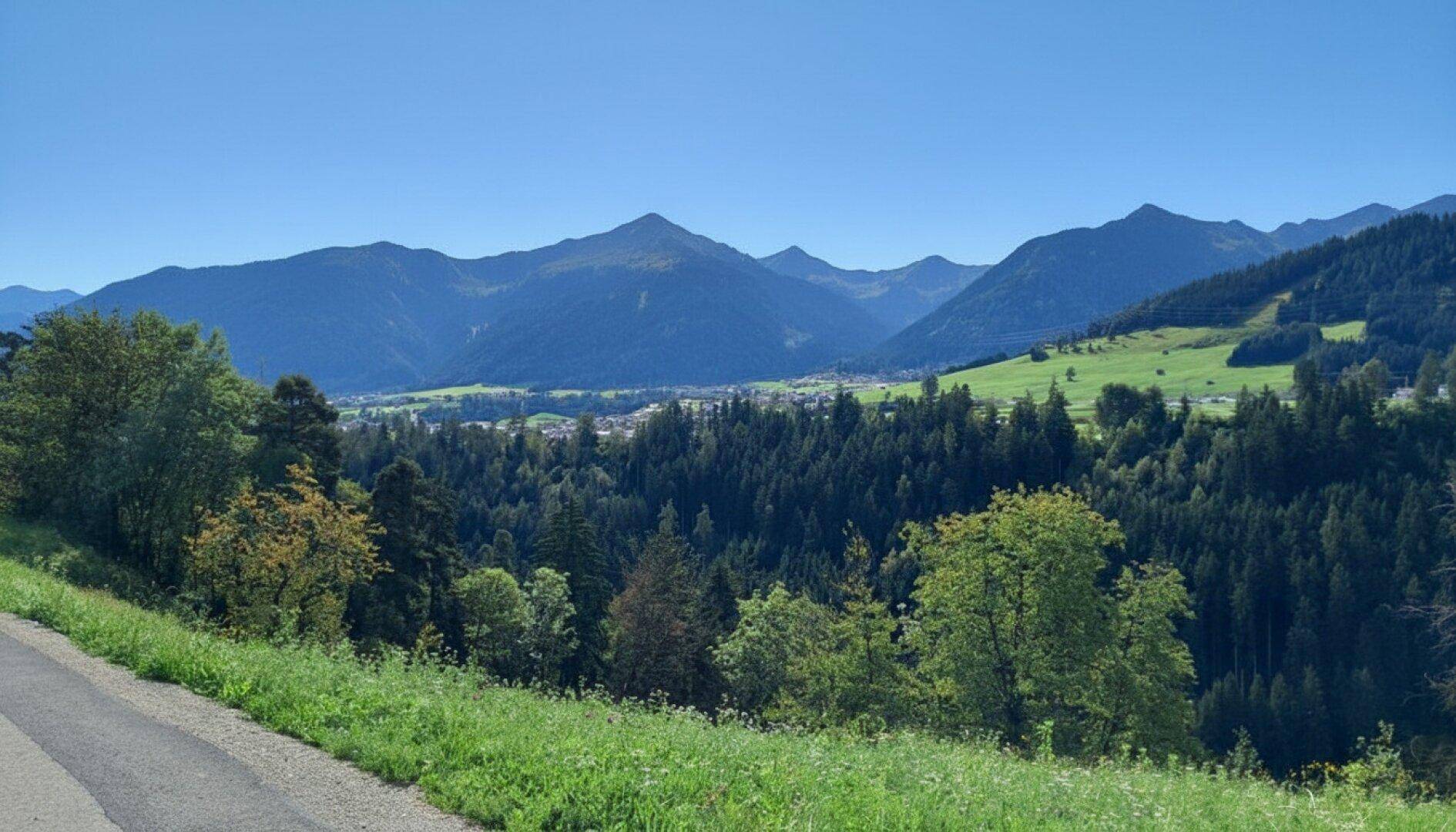 unverbaubarer Blick in Berge von Oberperfuss