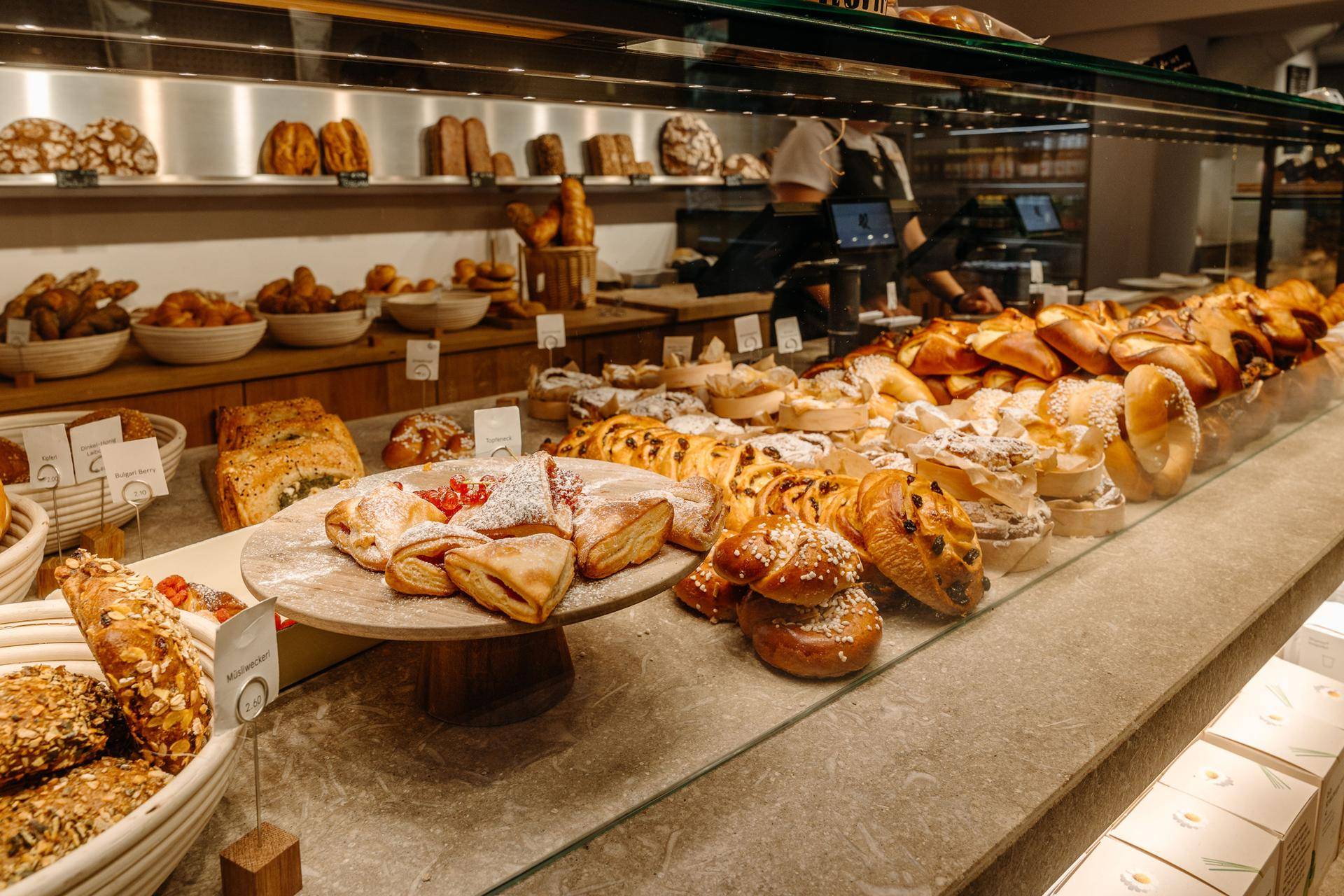 Bäckerei "Martin Auer" (50m Entfernung)