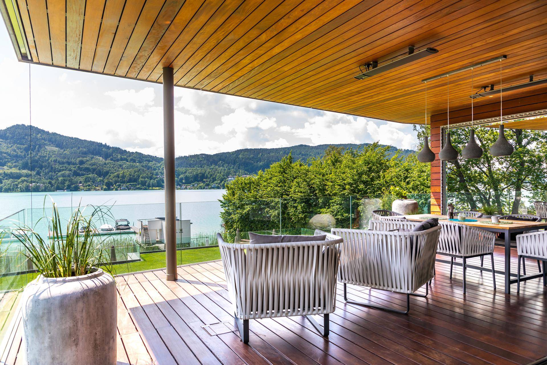 Terrasse mit Wörtherseeblick