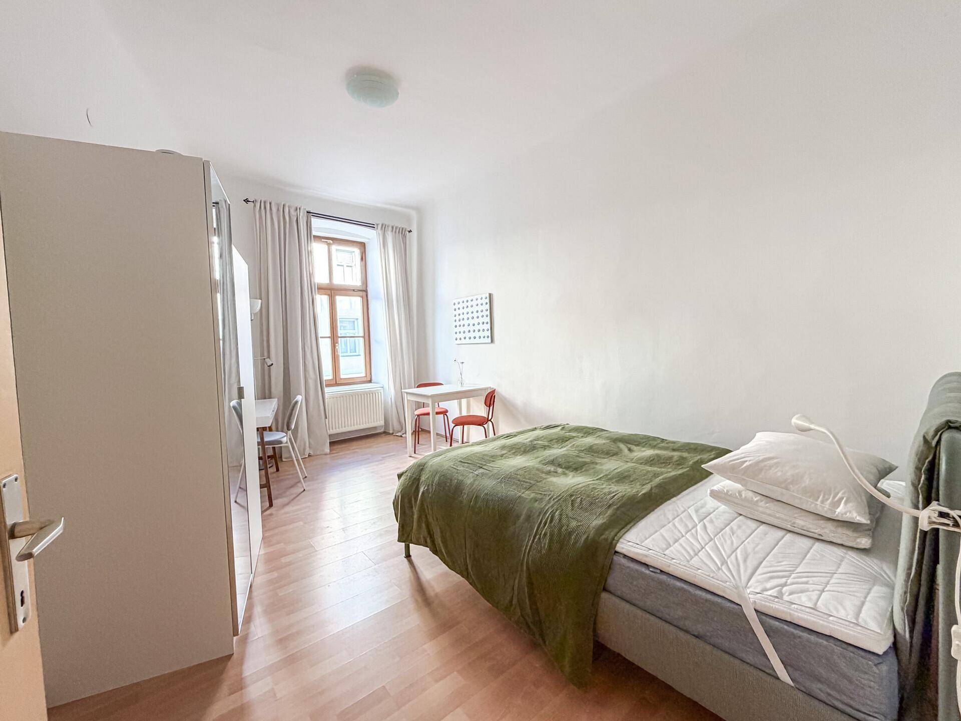Wohn-/Schlafzimmer