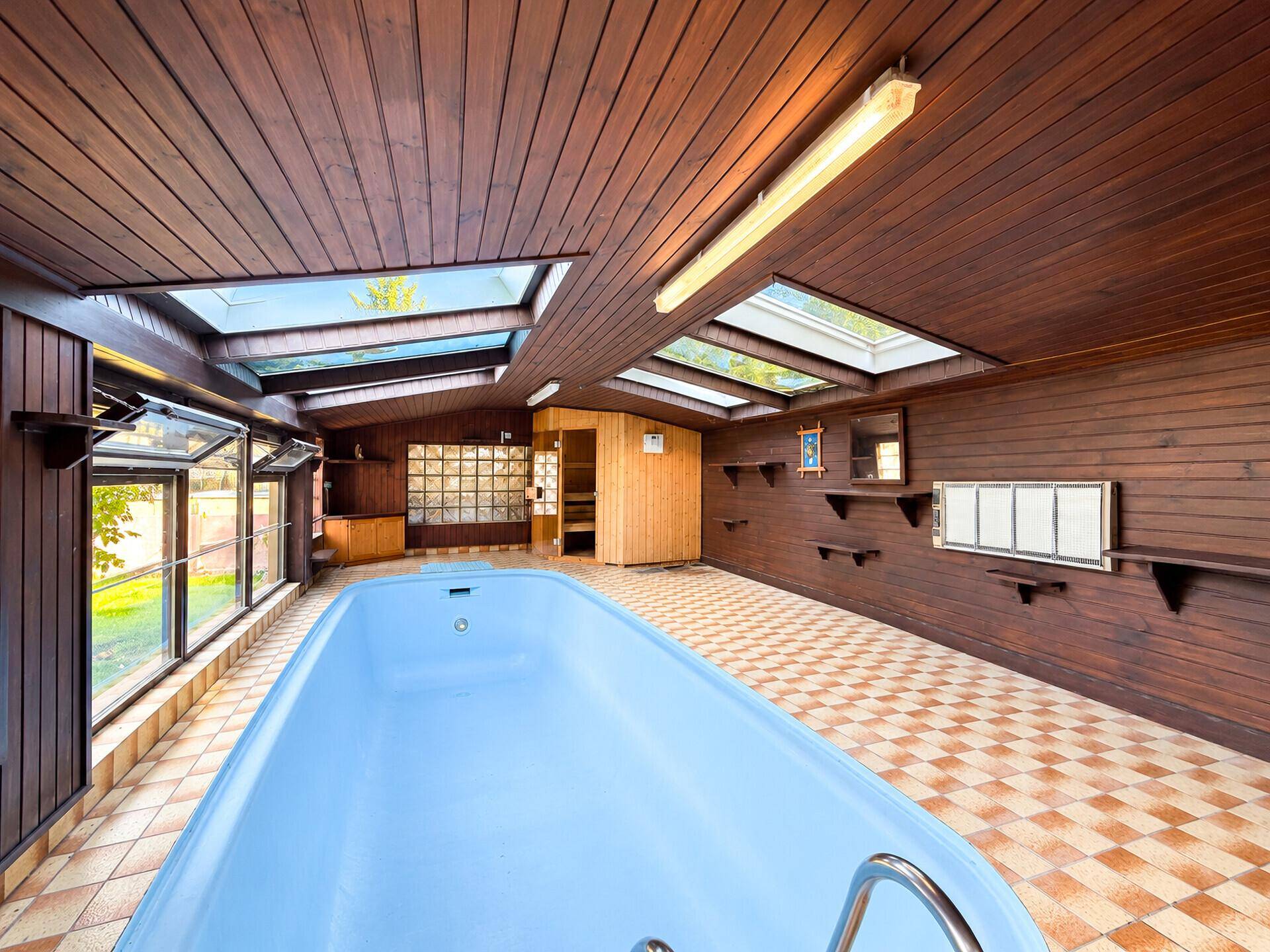 Poolhaus