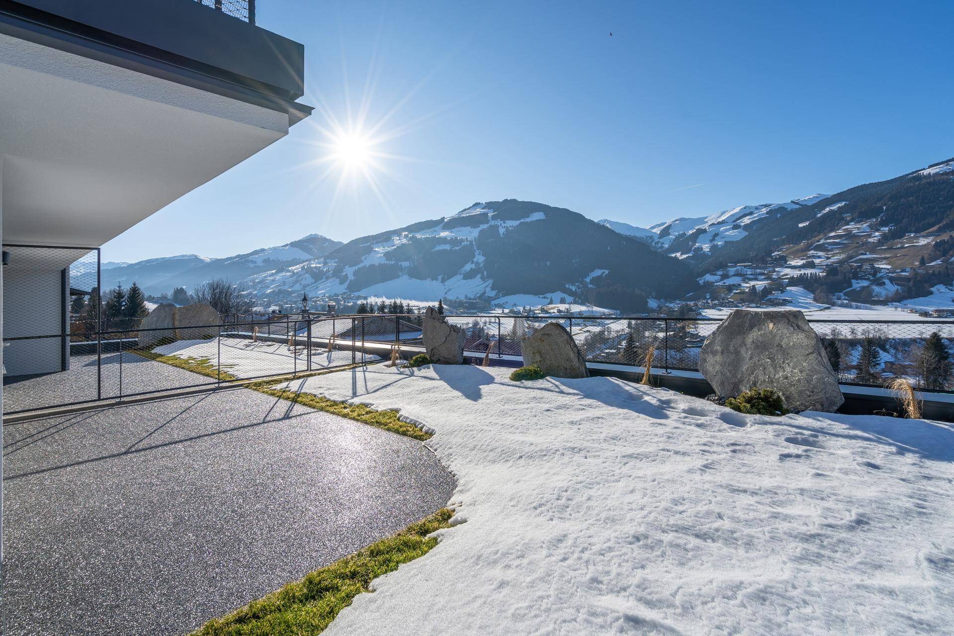 TERRASSE MIT WEITBLICK