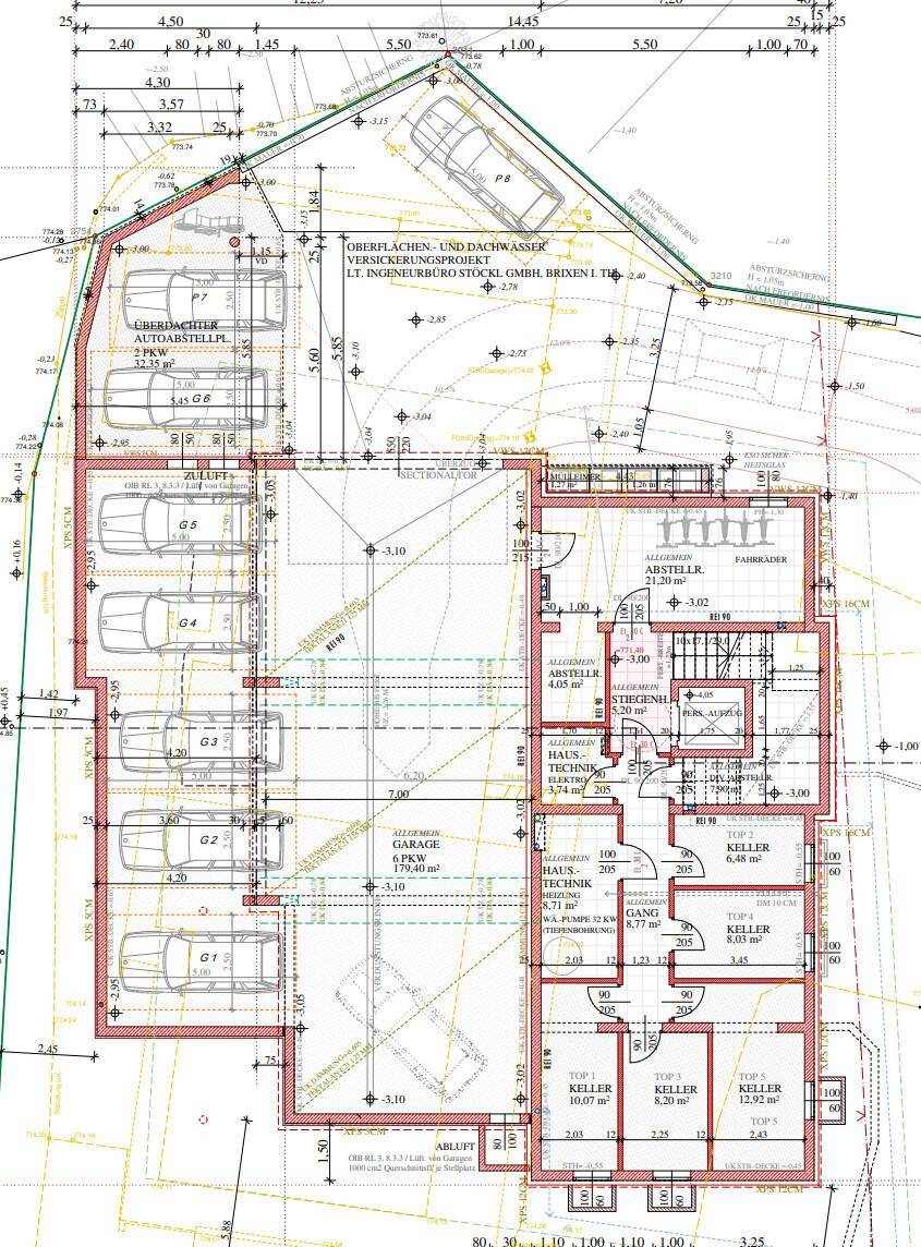 Grundriss des Untergeschosses mit Tiefgarage, Kellerräumen und Technikbereich.