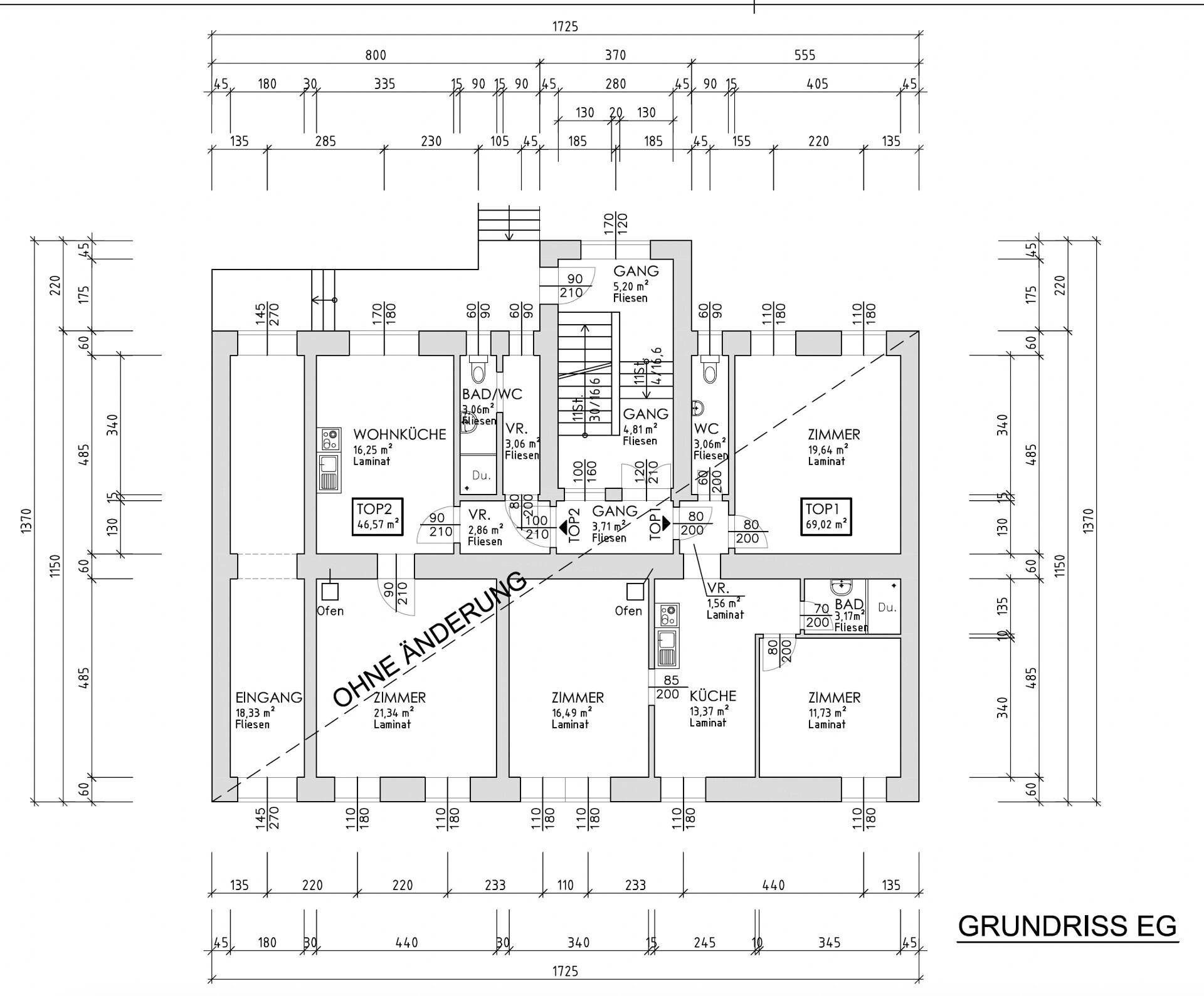 Grundriss des Erdgeschosses mit mehreren Wohneinheiten und Treppenhauszugang.