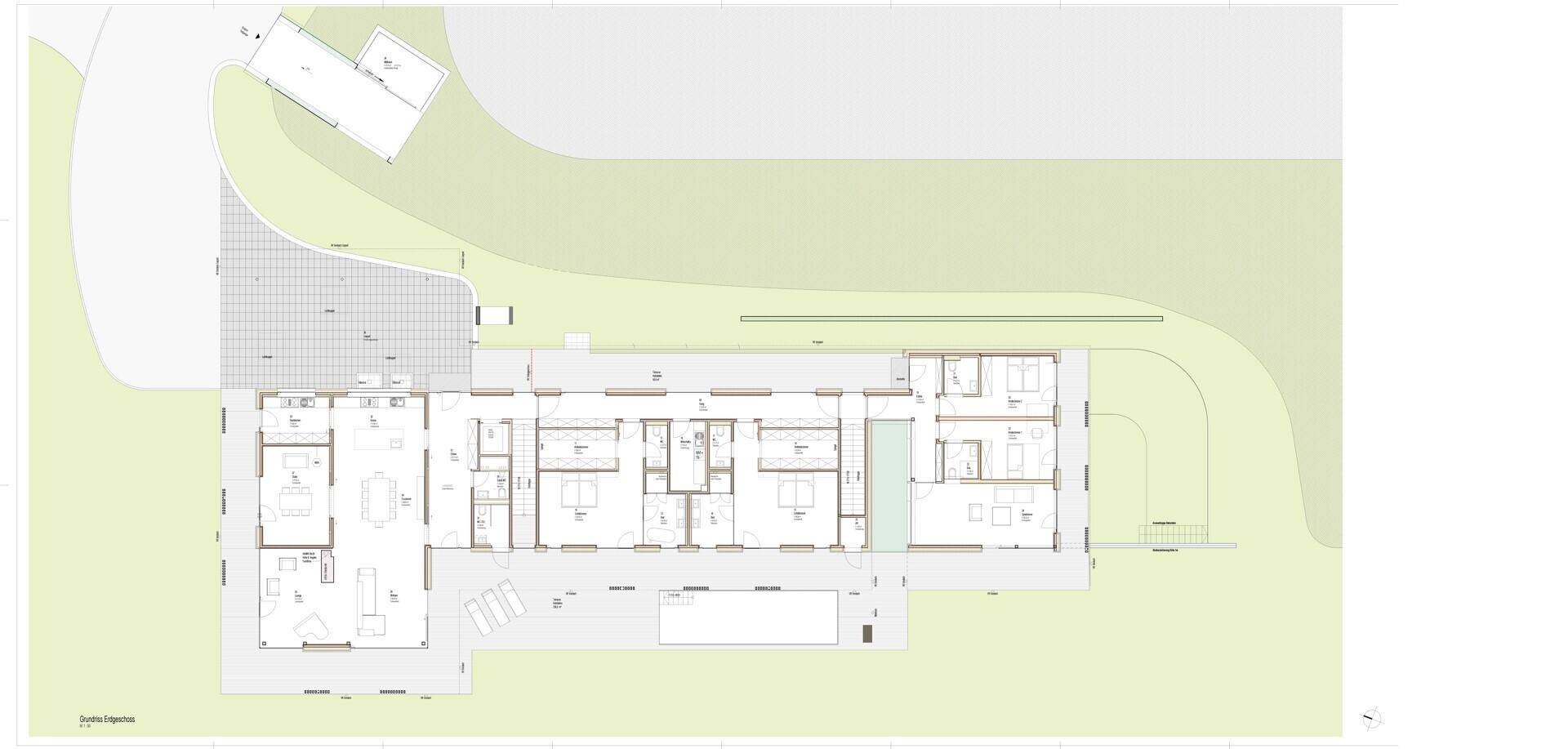 Detaillierter Grundriss des Erdgeschosses mit offenem Wohnbereich, Pool und Gartenanlage.