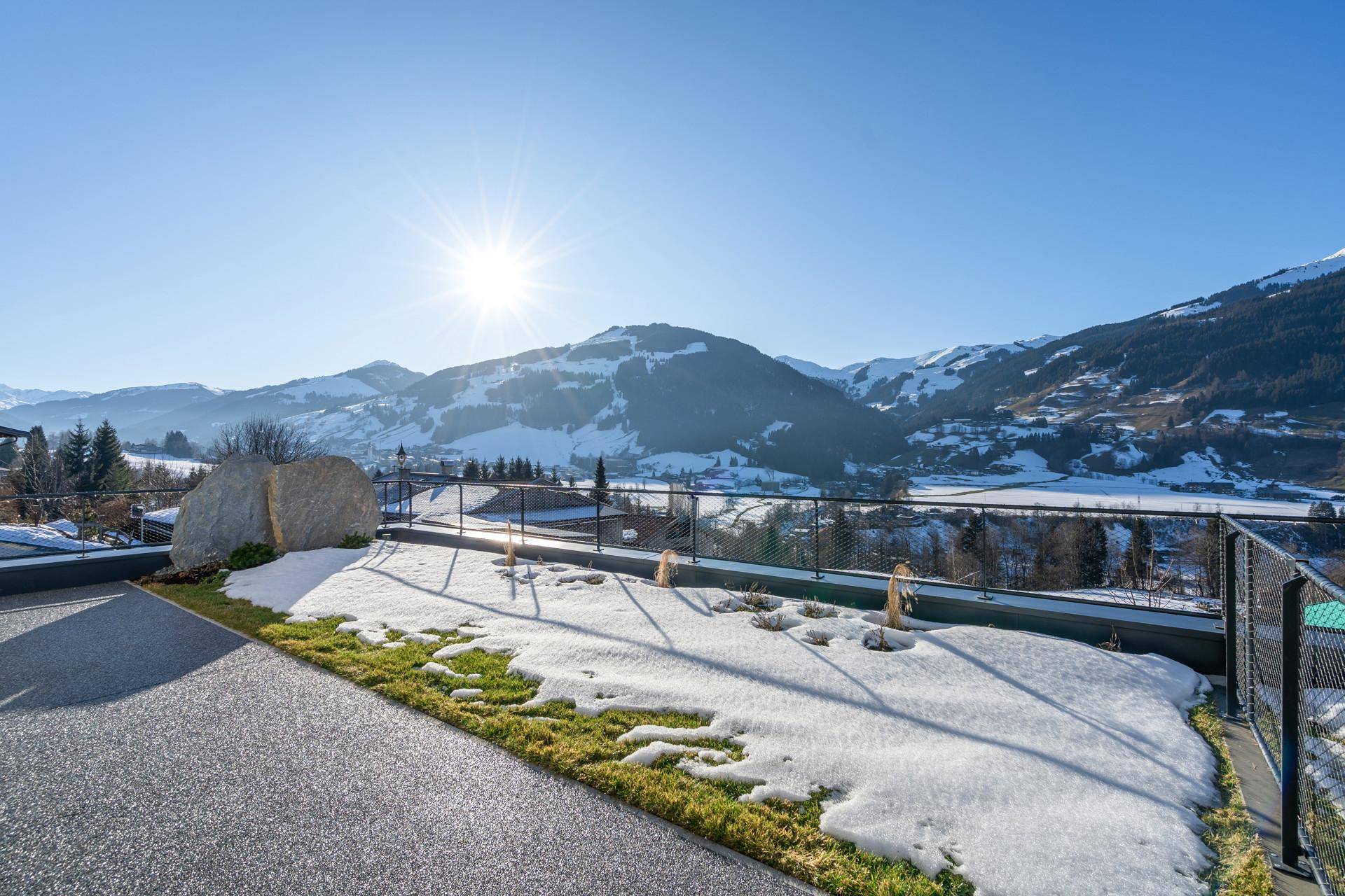 TERRASSE MIT WEITBLICK