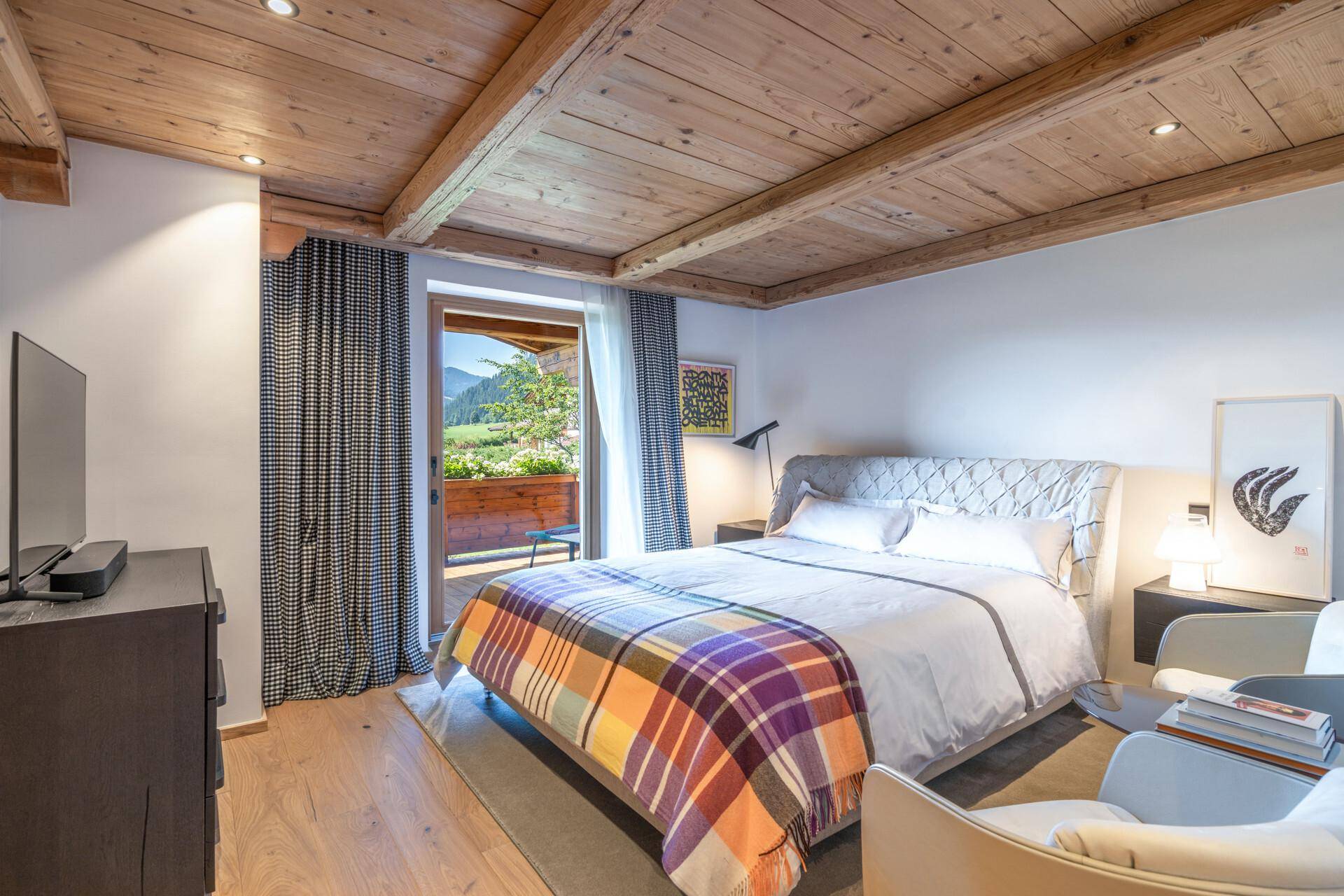 SCHLAFZIMMER