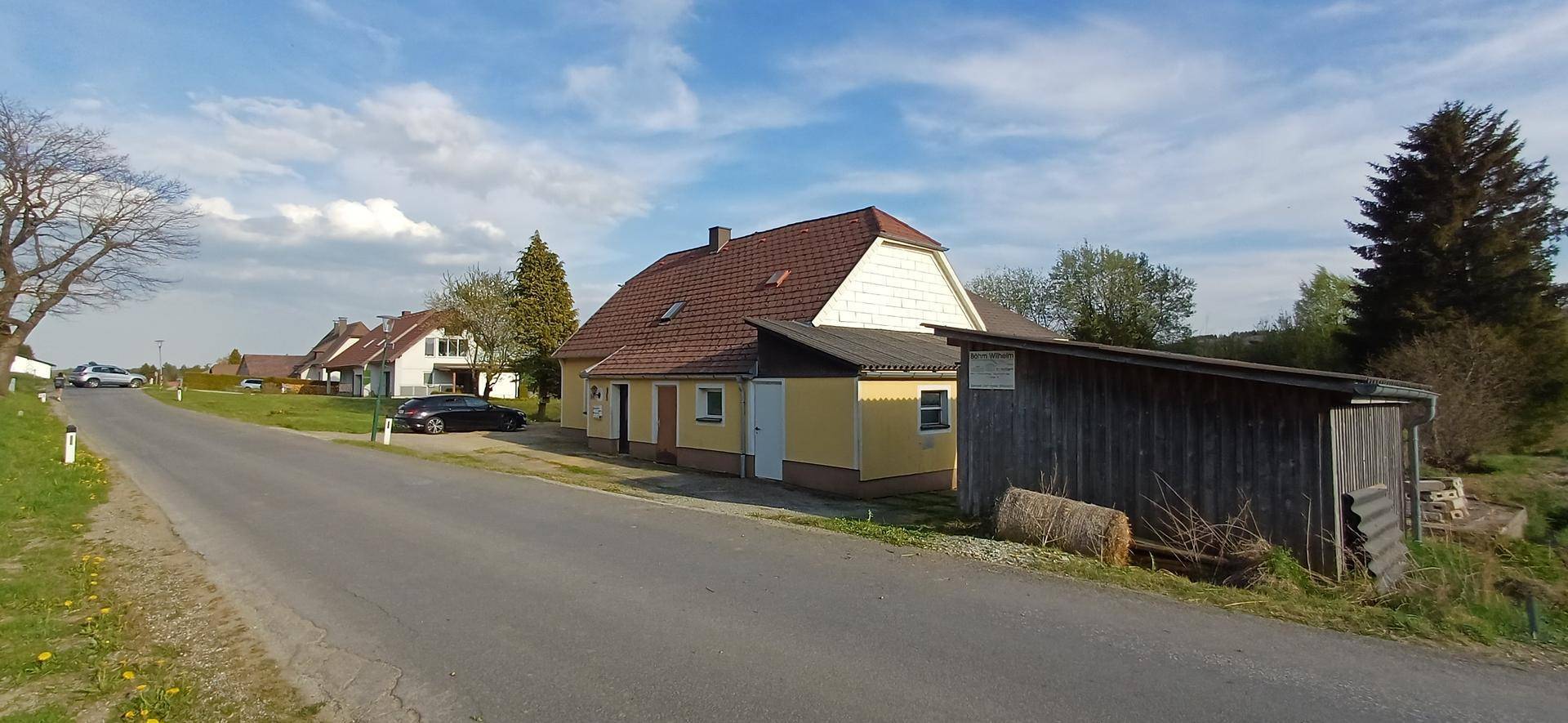 Sanierungsbedürftiges Haus mit traumhaftem Grundstück - Ansicht 2
