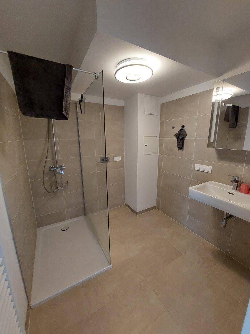 ab sofort verfügbar! Schöne 2 Zimmer Wohnung mit Blick auf die Donau - Widok 3