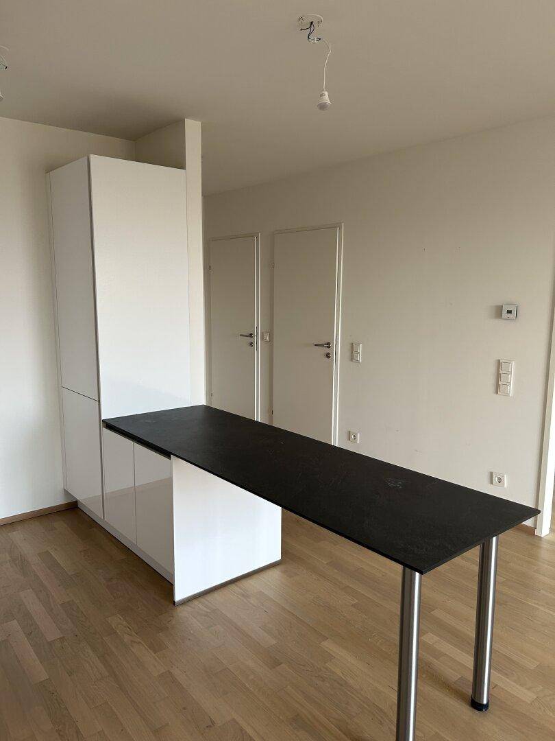 ab 15.08. verfügbar: Traumhafte 2 Zimmer Wohnung im 6. Obergeschoss mit Lift - Ansicht 3