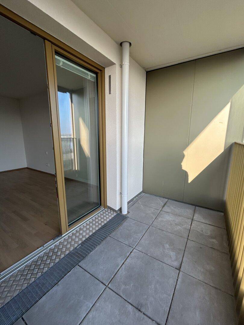 ab 15.08. verfügbar: Traumhafte 2 Zimmer Wohnung im 6. Obergeschoss mit Lift - Ansicht 6