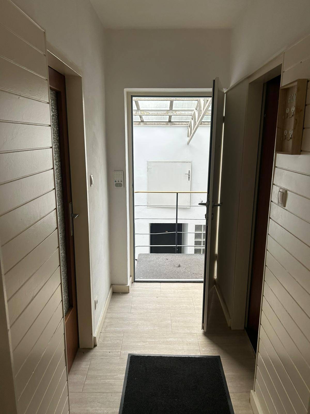 Moderne 2-Zimmer Dachwohnung mit Einbauküche - Ansicht 3