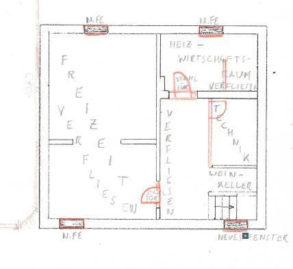 Grundriss des Kellergeschosses mit Freifläche, Heizraum, Technikbereich und Weinkeller.