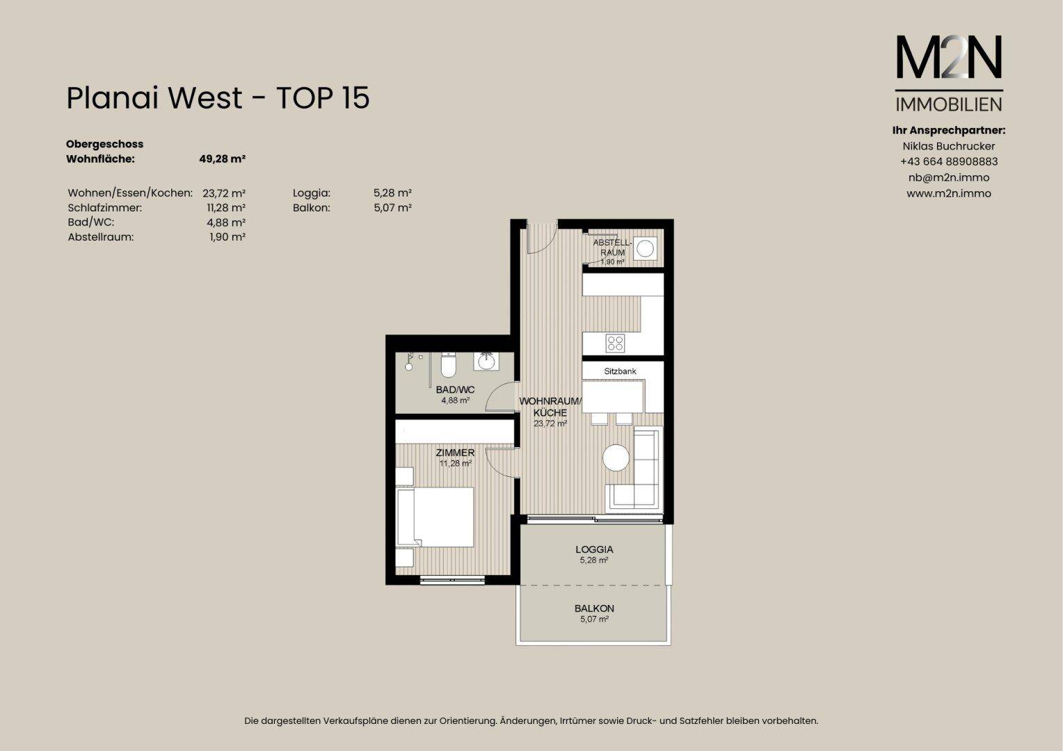 Grundriss einer Wohnung mit offenem Wohnbereich, Loggia und Balkon.