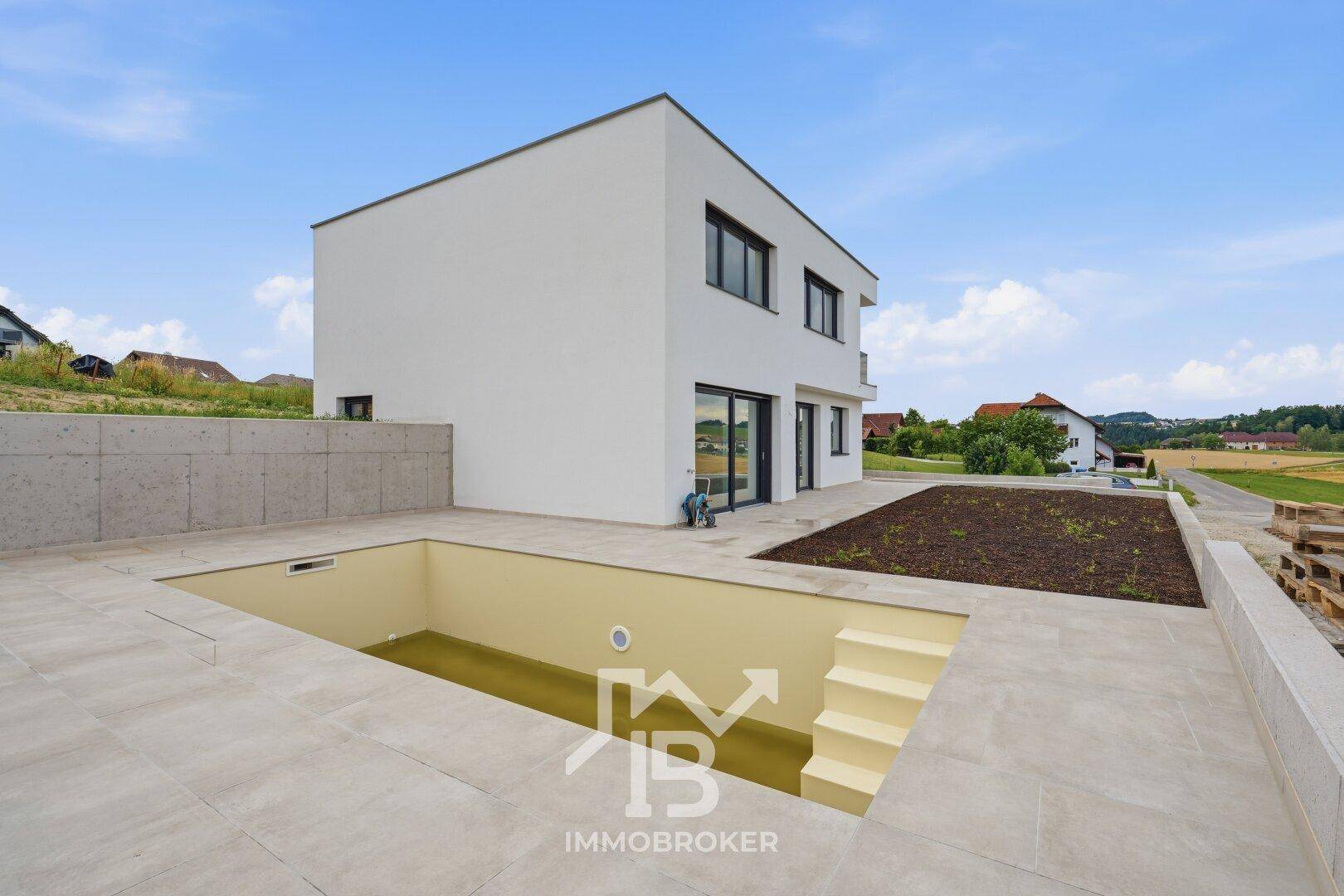 Luxuriöser Neubau in Bestlage – Pool, Doppelgarage &amp; hochwertige Ausstattung – pohled 2
