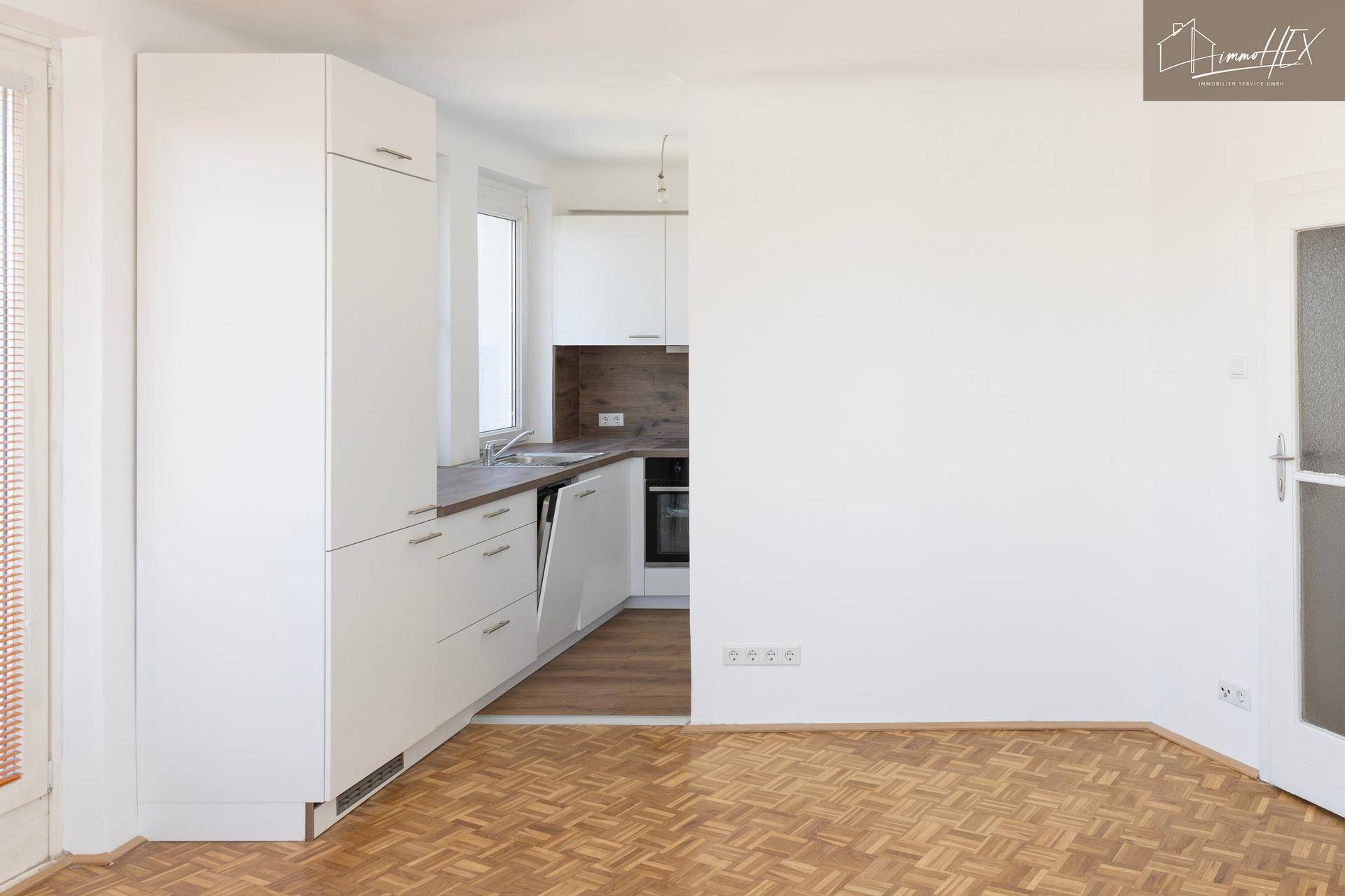 Wohnzimmer - Blick auf Küche
