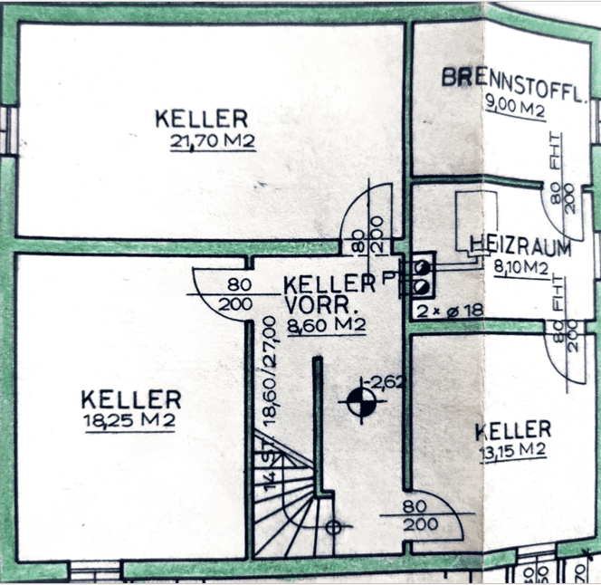 Grundriss des Kellergeschosses mit mehreren Kellerräumen, Heizraum und Brennstofflager.