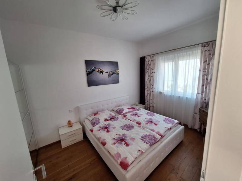 https://pictures.immobilienscout24.de/prod.www.immobilienscout24.at/pictureserver/loadPicture?q=70&id=012.001P900000JQOdF-18440ff1c0104758b39584b27afd62eb