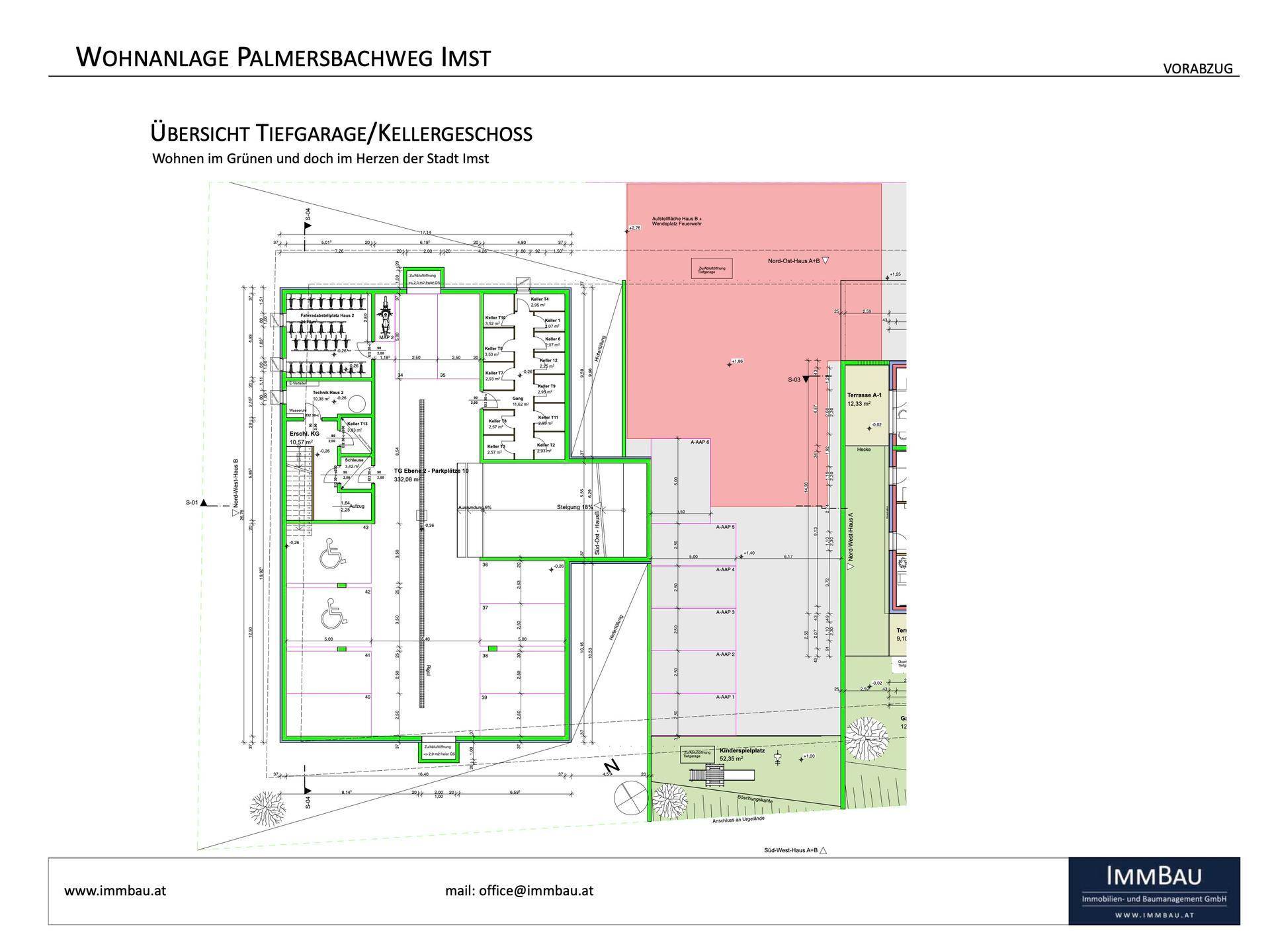 Detaillierter Plan der Tiefgarage und des Kellergeschosses mit weiteren Parkplätzen und Lagerbereichen.