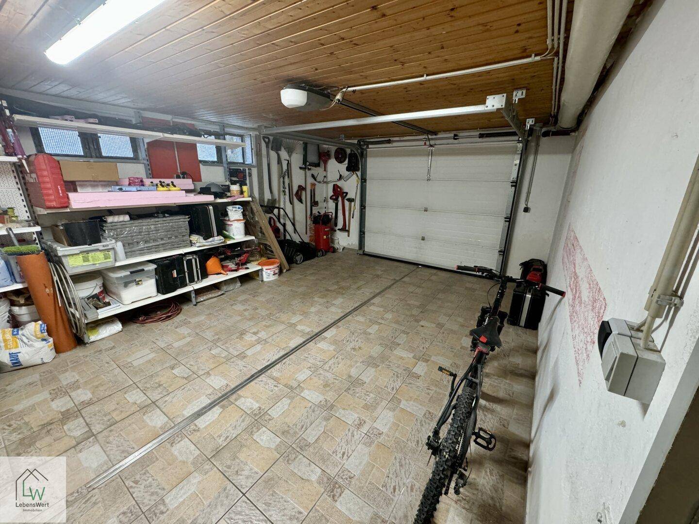 Garage 1