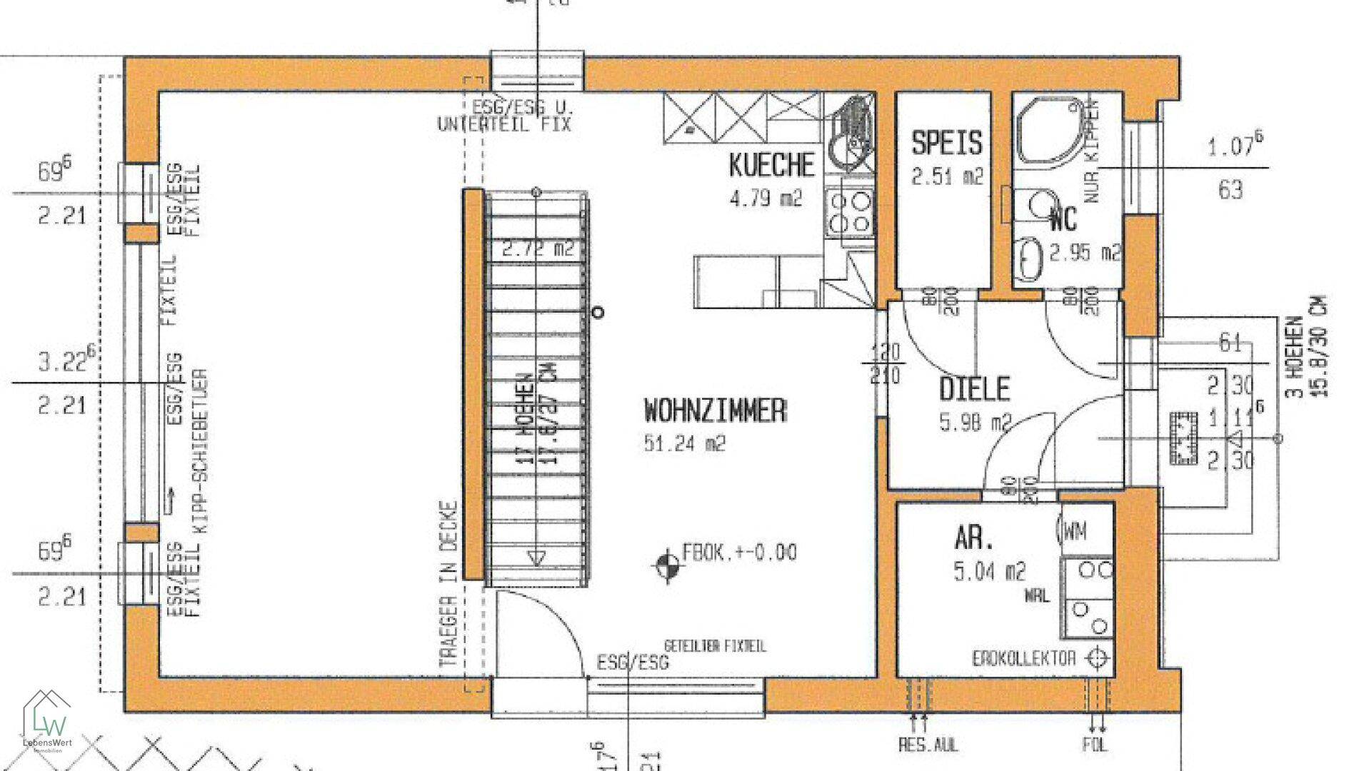 Grundriss des Erdgeschosses mit Wohnzimmer, Küche, Diele und WC.